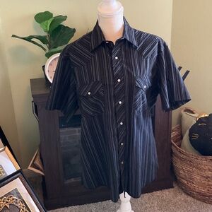 Wrangler Men’s Size Large Snap Down Western Short Sleeve, Great Condition